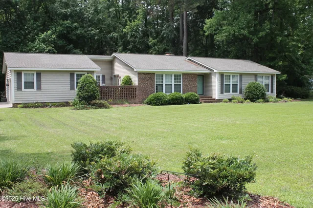$294,500 | 125 Elizabeth Drive, Whiteville, NC 28472