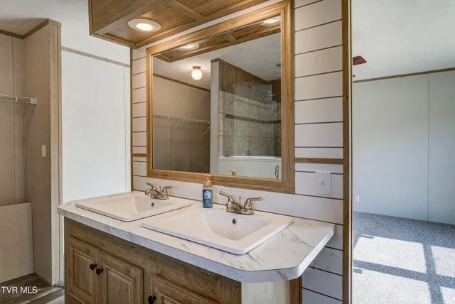 $224,000 | 1295 Highway 19E, Bluff City, TN 37618