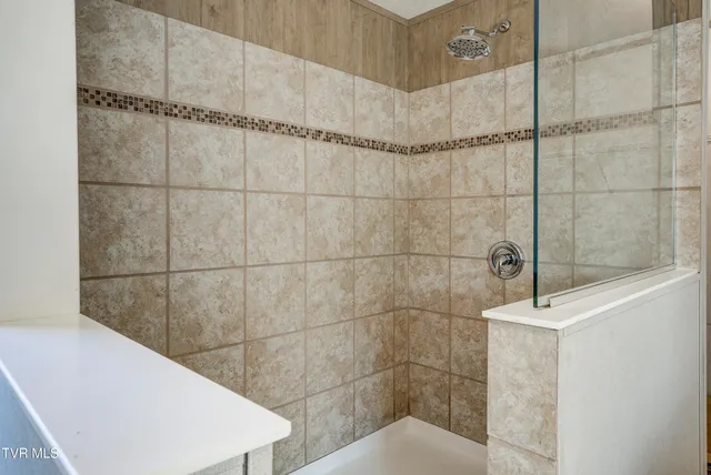 $224,000 | 1295 Highway 19E, Bluff City, TN 37618