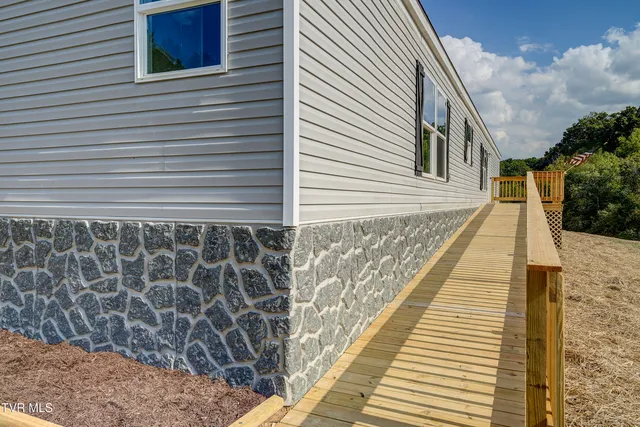 $224,000 | 1295 Highway 19E, Bluff City, TN 37618