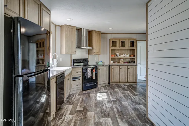 $224,000 | 1295 Highway 19E, Bluff City, TN 37618