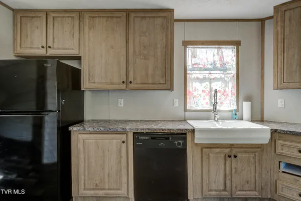 $219,000 | 1295 Highway 19E, Bluff City, TN 37618