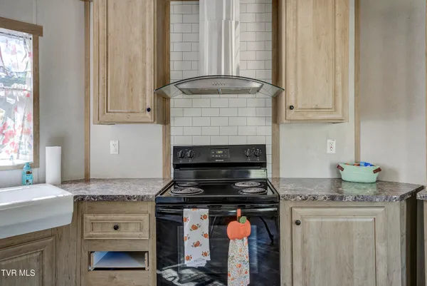 $219,000 | 1295 Highway 19E, Bluff City, TN 37618