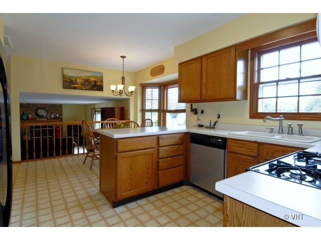 2811 Blackman Road Geneva, IL 60134 - Photo 4 of 16