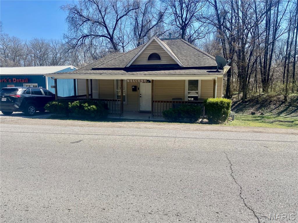 2915 Market Street Hannibal, MO 63401 - Photo 1 of 12