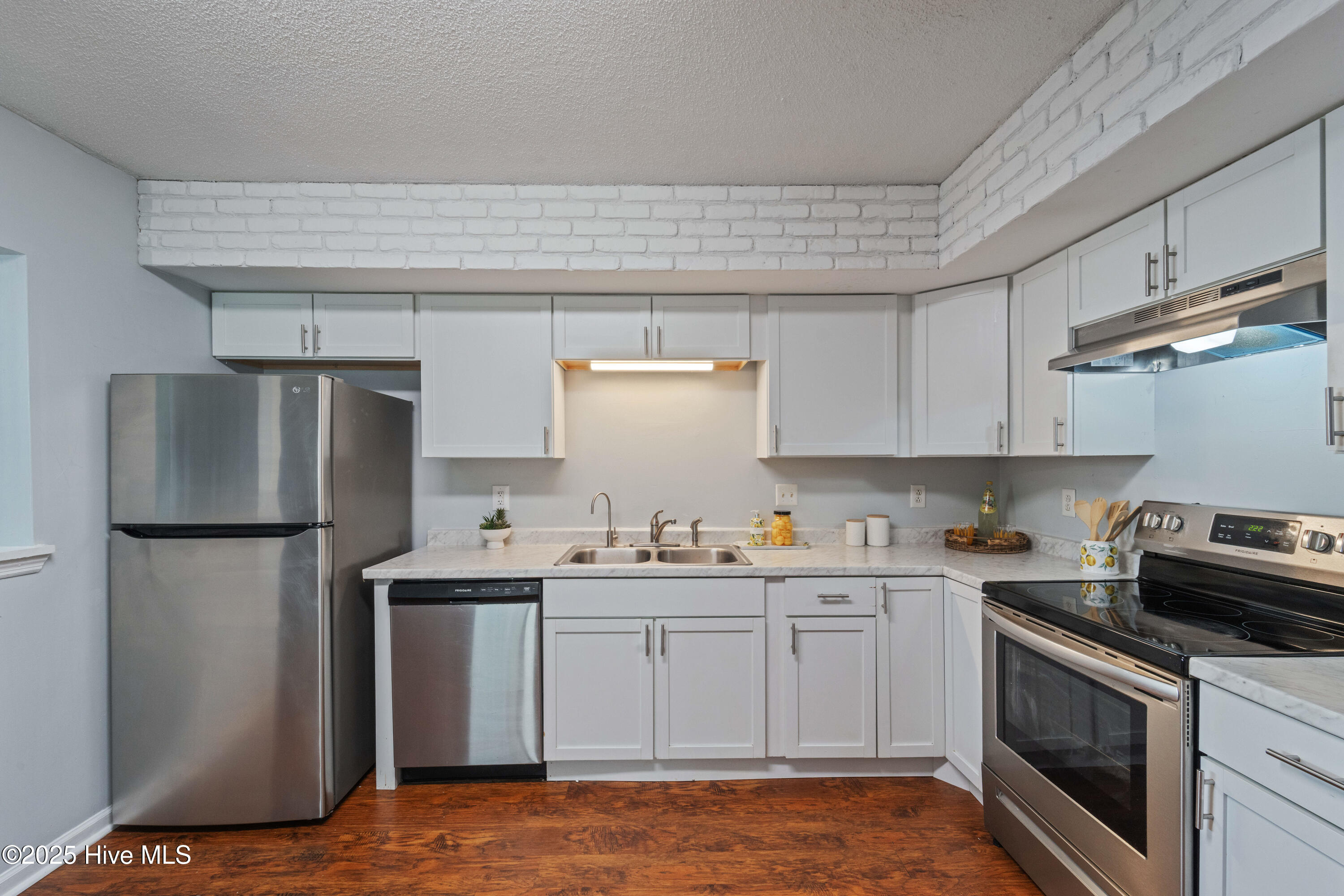 302 Dennis Road Jacksonville, NC 28546 - Photo 5 of 51 DSC00555