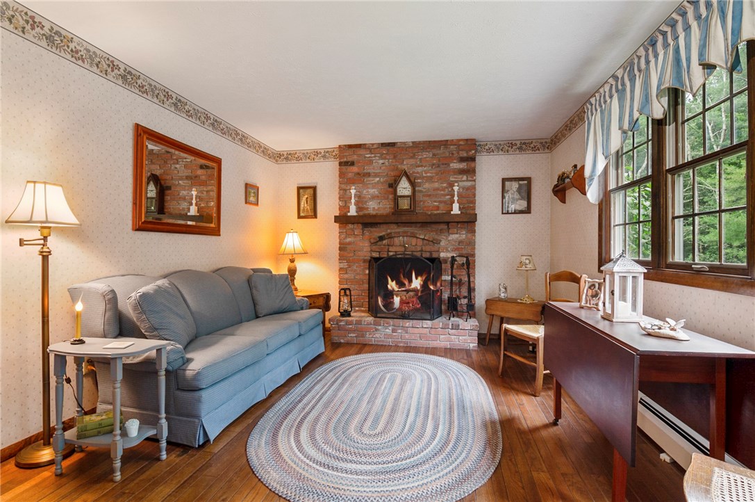 257 Shannock Road South Kingstown, RI 02879 - Photo 11 of 21 Gallery Image 11