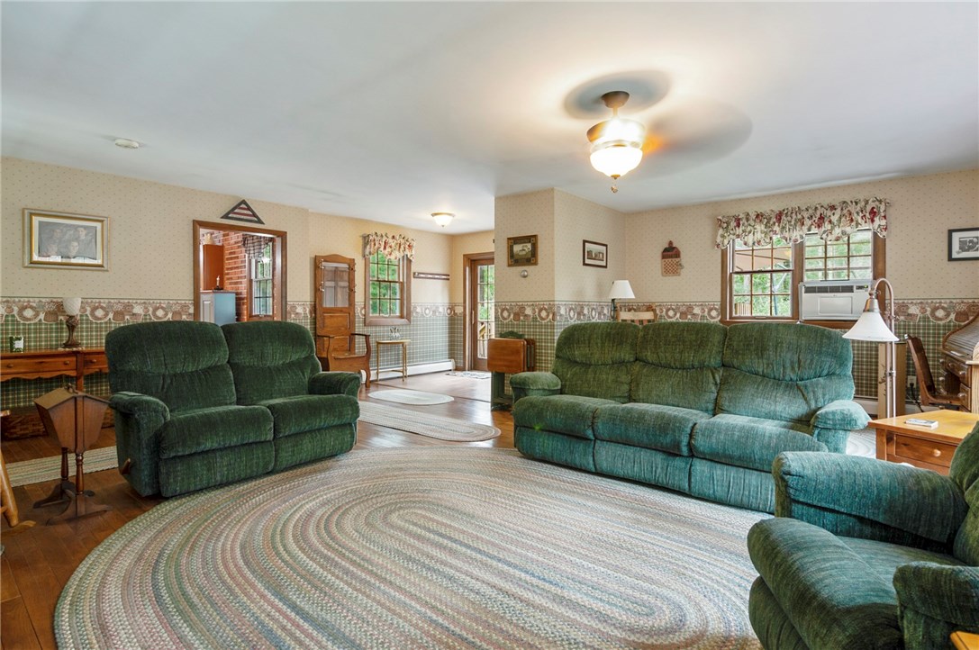 257 Shannock Road South Kingstown, RI 02879 - Photo 4 of 21 Gallery Image 4