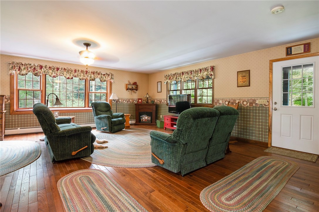 257 Shannock Road South Kingstown, RI 02879 - Photo 5 of 21 Gallery Image 5