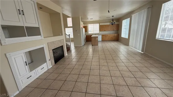 $2,600 | 8101 Yellow Daisy Avenue, Las Vegas, NV 89147