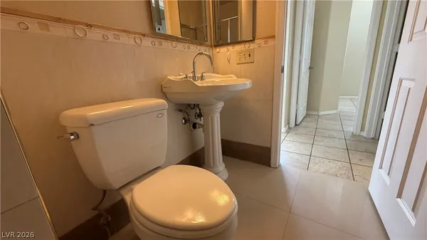 $2,600 | 8101 Yellow Daisy Avenue, Las Vegas, NV 89147