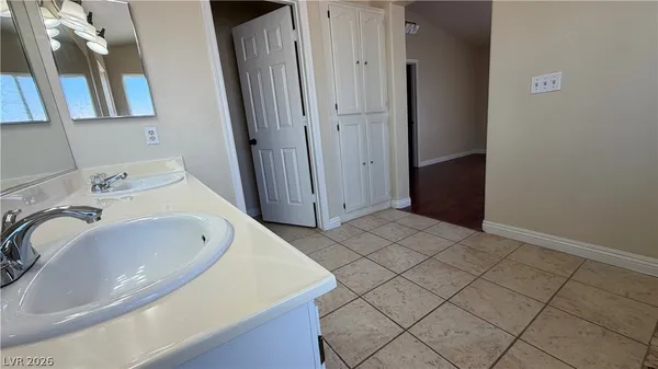 $2,600 | 8101 Yellow Daisy Avenue, Las Vegas, NV 89147