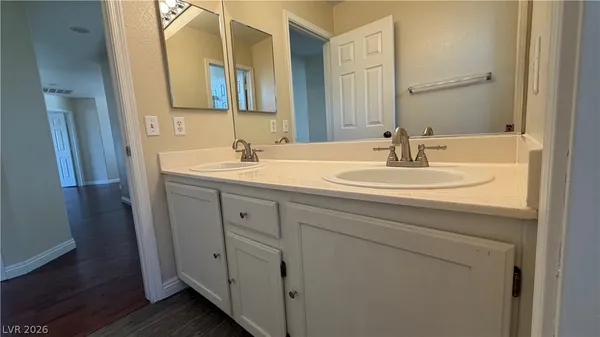 $2,600 | 8101 Yellow Daisy Avenue, Las Vegas, NV 89147