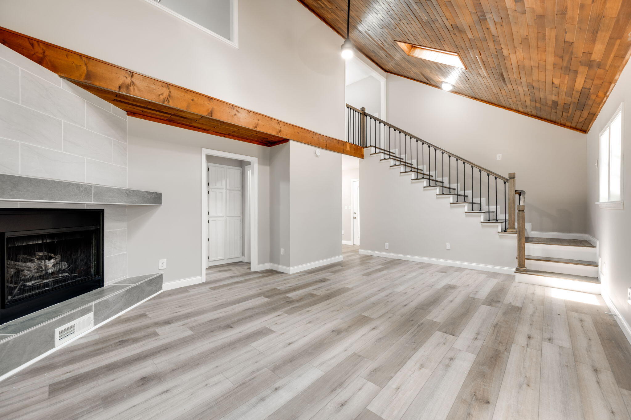 184 Hickory Drive Spring City, TN 37381 - Photo 3 of 37 8-web-or-mls-DSC_8246