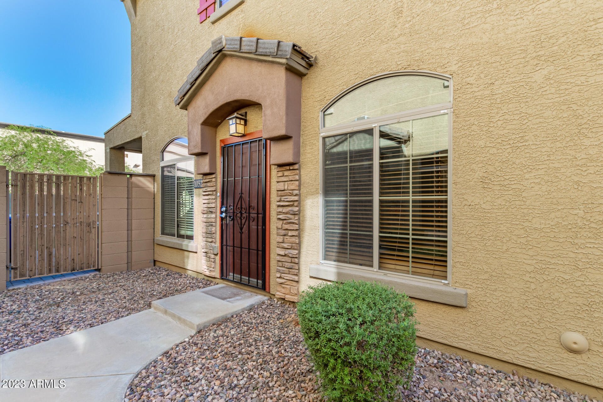 1350 South Greenfield Road, Unit 1052 Mesa, AZ 85206 - Photo 2 of 24 0002-01 - Greenfield