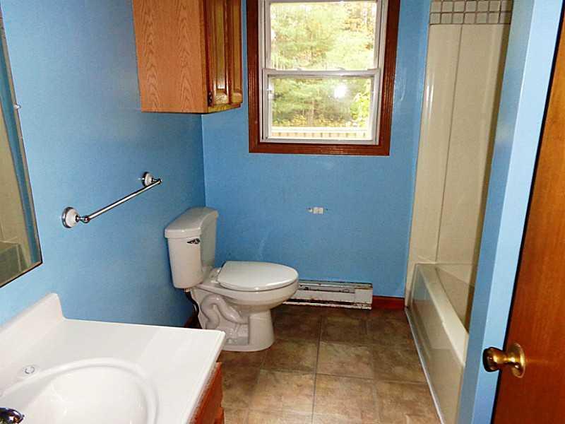 267 Center Bridge Road Turner, ME 04282 - Photo 14 of 24 Bathroom.