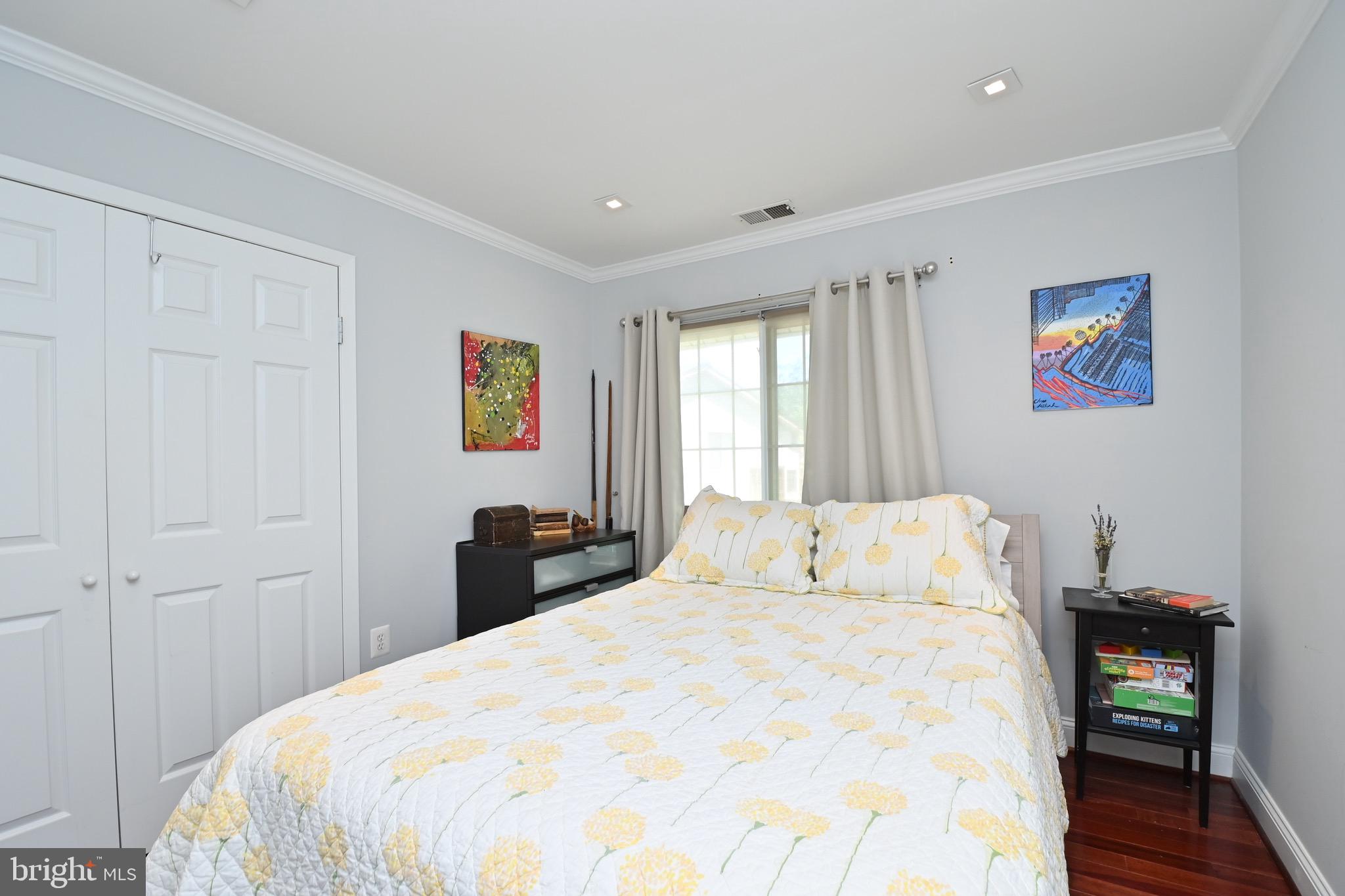 8634 Reseca Lane Springfield, VA 22152 - Photo 23 of 49 Upper Level Bedroom