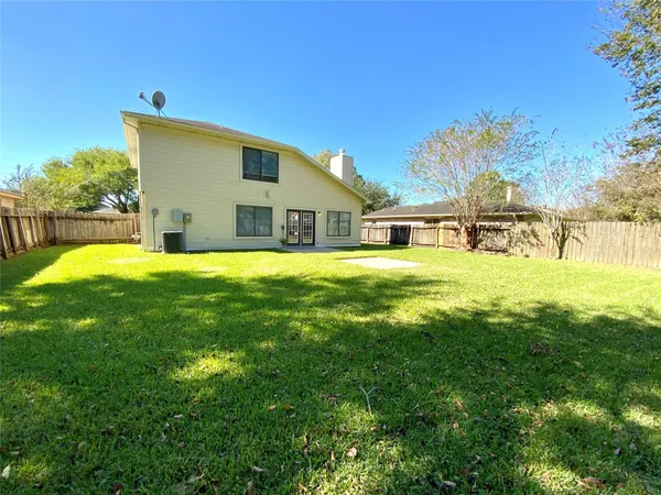 $2,100 | 1139 West Brompton Drive, Pearland, TX 77584