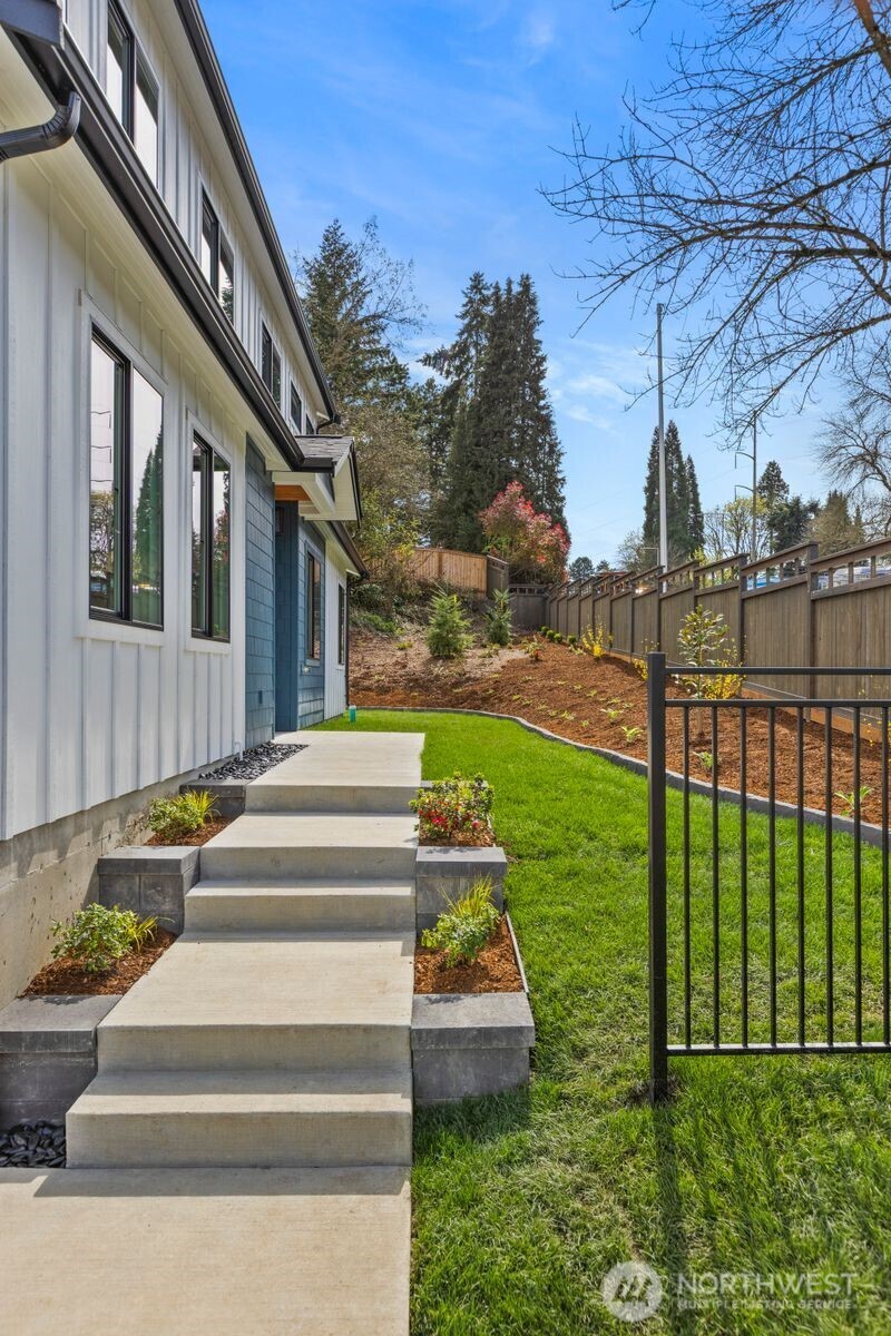 9434 Olson Place Southwest Seattle, WA 98106 - Photo 2 of 37