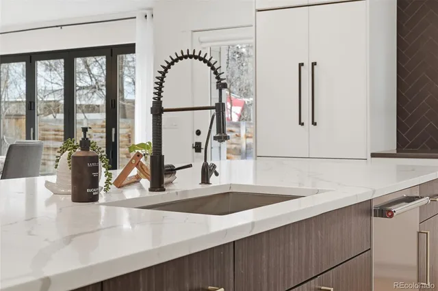 a close view of sink and tap