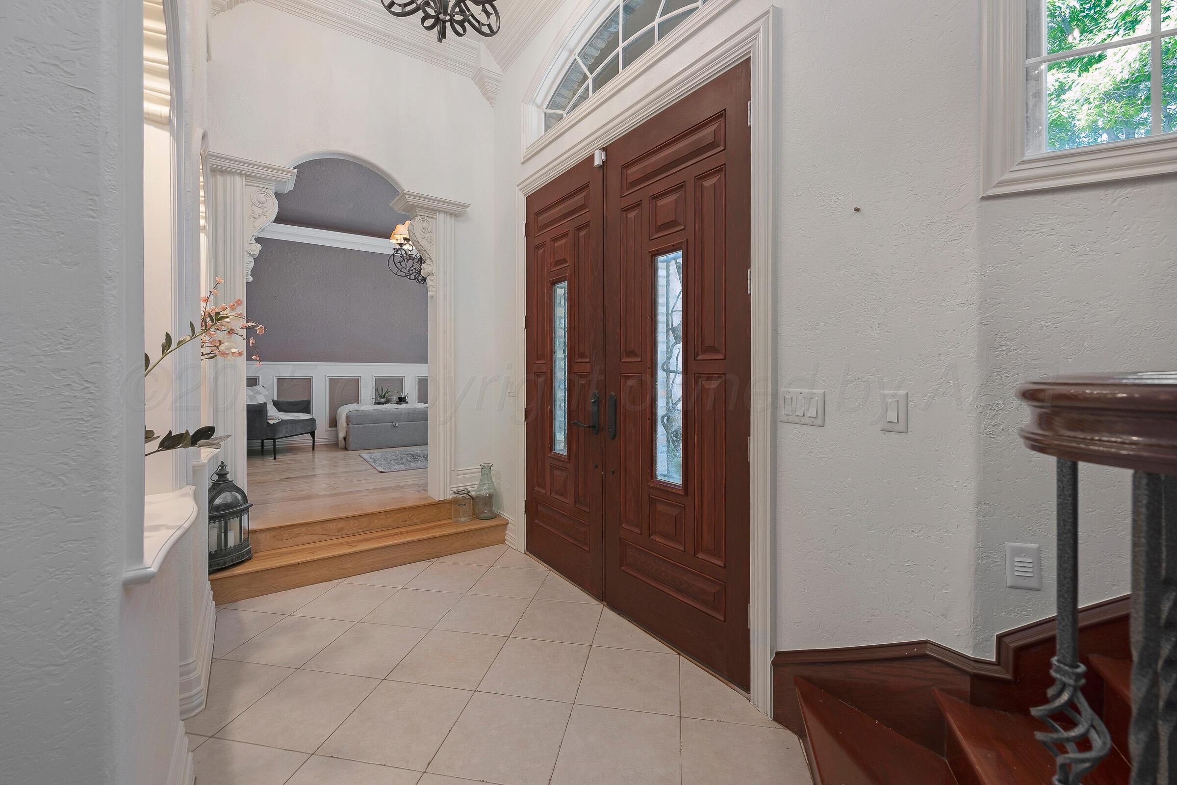 5121 Olsen Circle Amarillo, TX 79106 - Photo 16 of 39 04-Foyer