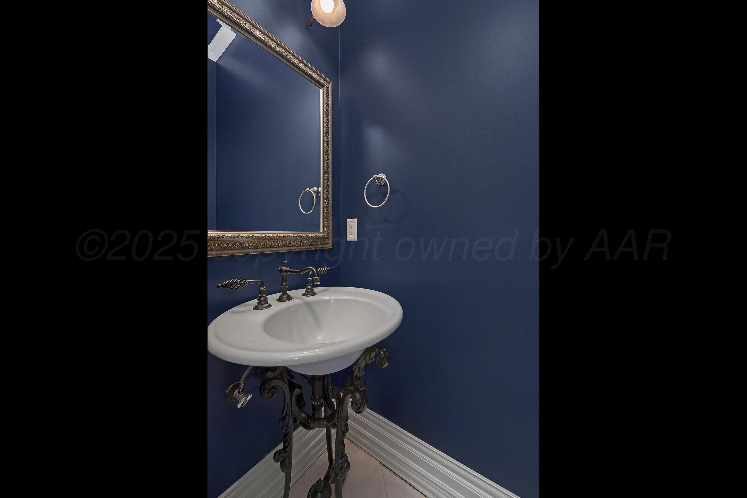 5121 Olsen Circle Amarillo, TX 79106 - Photo 35 of 39 37-Powder Room