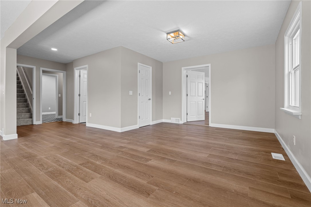 1043 Krumroy Road Akron, OH 44306 - Photo 14 of 48