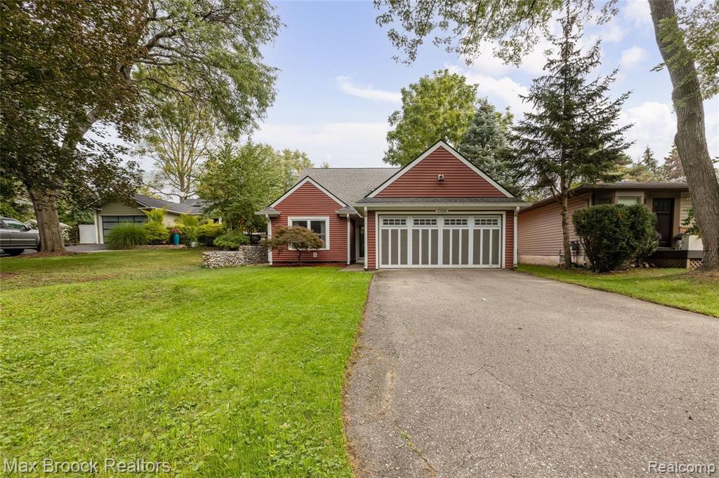 1709 Inverness Street Sylvan Lake, MI 48320 - Photo 1 of 33