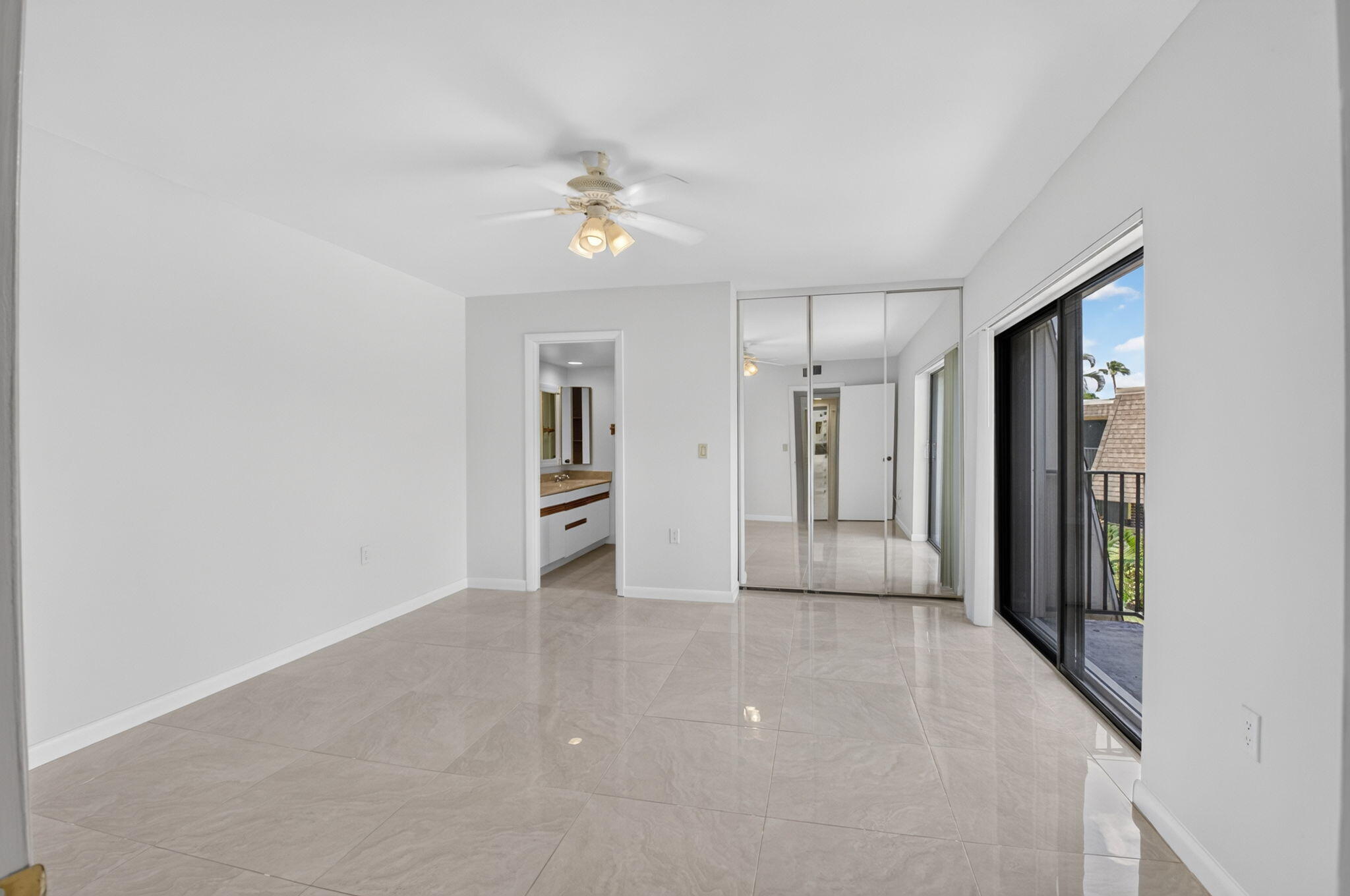 2887 Southwest 22nd Circle, Unit 49B Delray Beach, FL 33445 - Photo 20 of 46 20-web-or-mls-DSC_5501