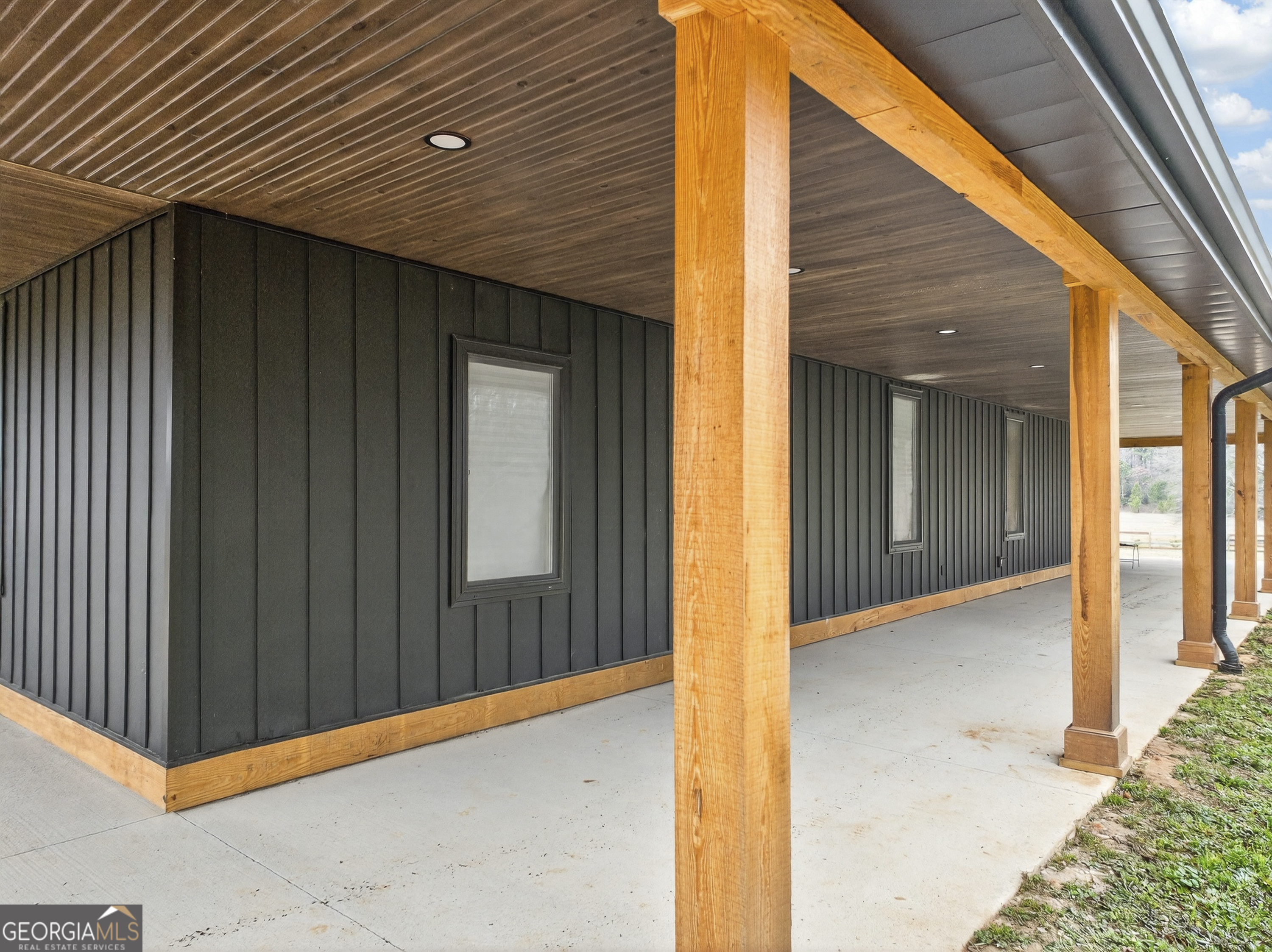 1570 Eley Road White Plains, GA 30678 - Photo 17 of 43 a view of a hallway