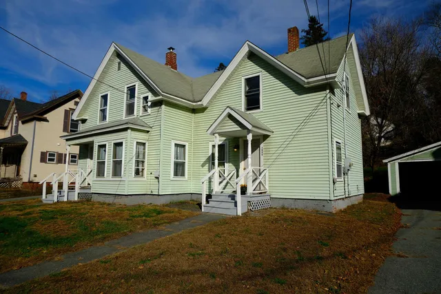 $195,000 | 194 Charles Street, Lyndon, VT 05851