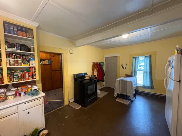 $195,000 | 194 Charles Street, Lyndon, VT 05851