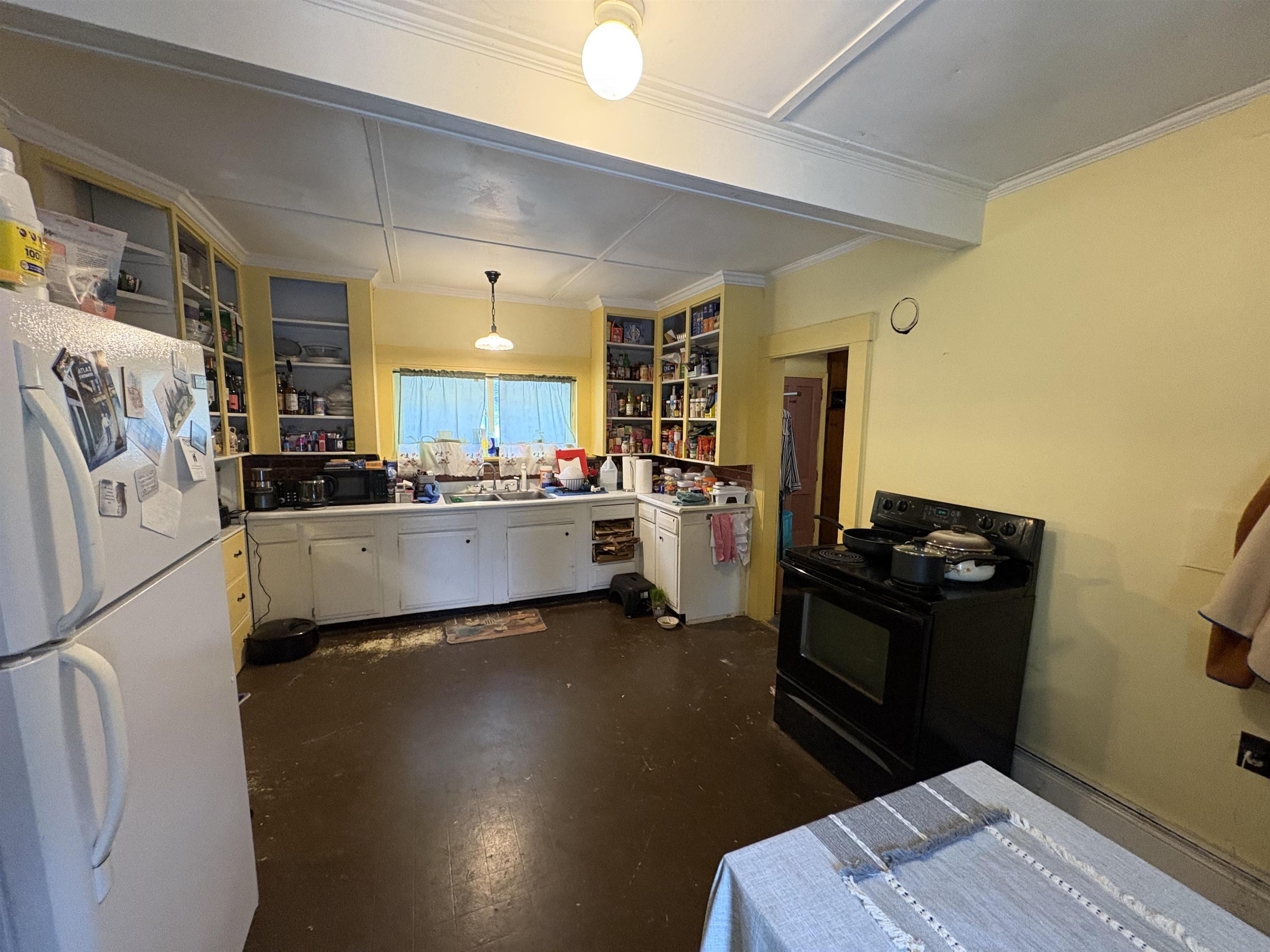 194 Charles Street Lyndon, VT 05851 - Photo 14 of 54