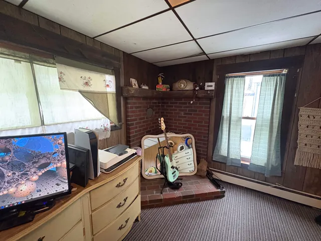 $195,000 | 194 Charles Street, Lyndon, VT 05851