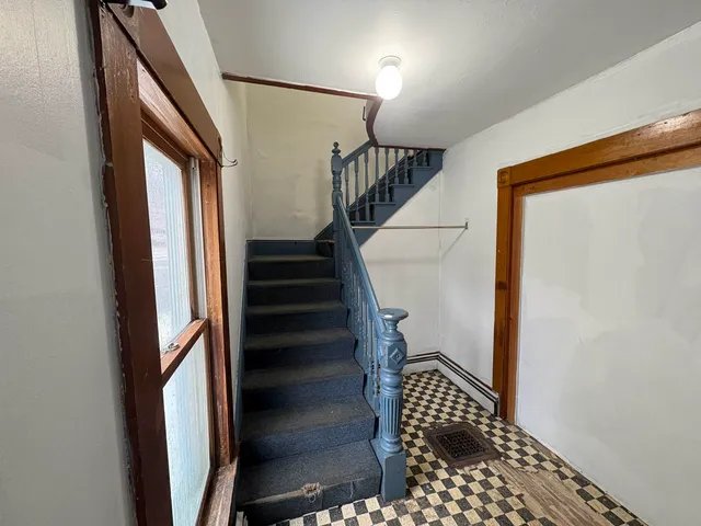 $195,000 | 194 Charles Street, Lyndon, VT 05851