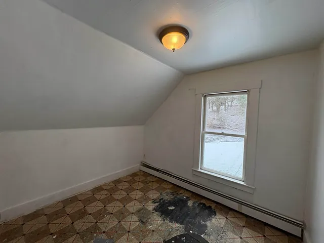 $195,000 | 194 Charles Street, Lyndon, VT 05851