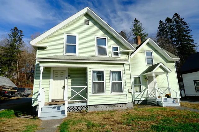 $195,000 | 194 Charles Street, Lyndon, VT 05851