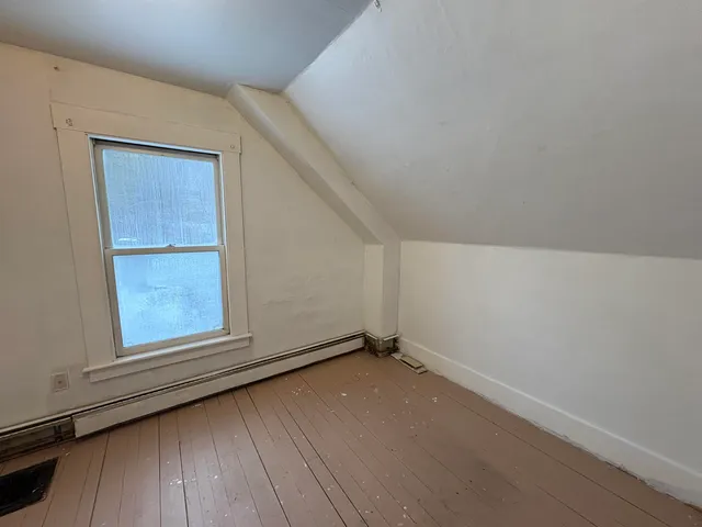 $195,000 | 194 Charles Street, Lyndon, VT 05851