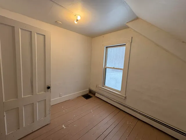 $195,000 | 194 Charles Street, Lyndon, VT 05851