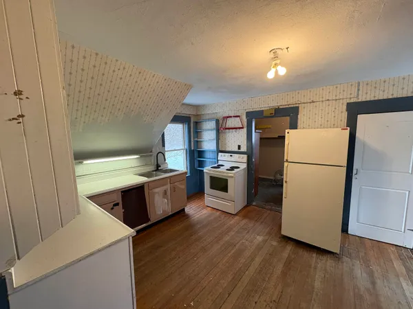 $195,000 | 194 Charles Street, Lyndon, VT 05851