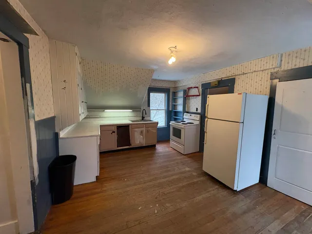 $195,000 | 194 Charles Street, Lyndon, VT 05851