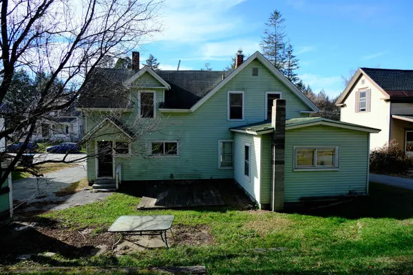 $195,000 | 194 Charles Street, Lyndon, VT 05851