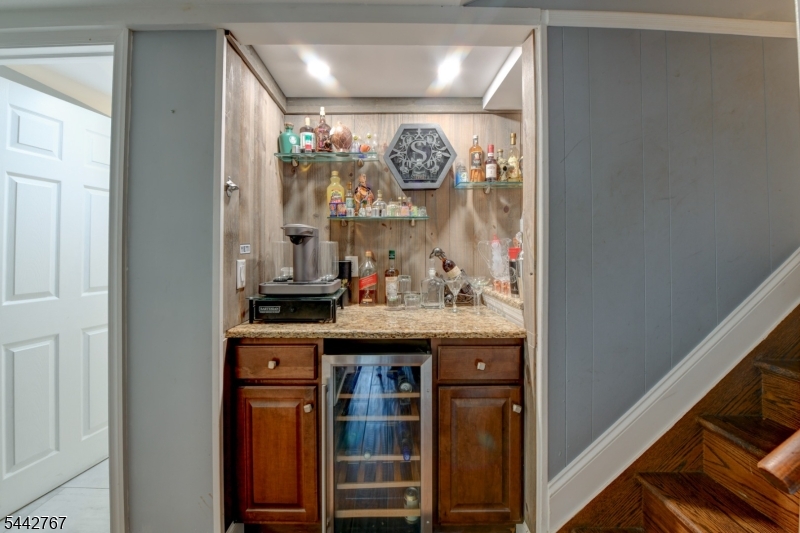 835 Colonial Arms Road Union, NJ 07083 - Photo 15 of 39