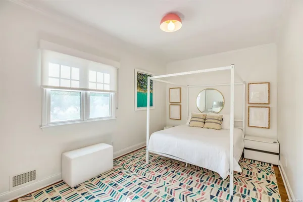 $10,000 | 25 Exchange, Westhampton Beach, NY 11978