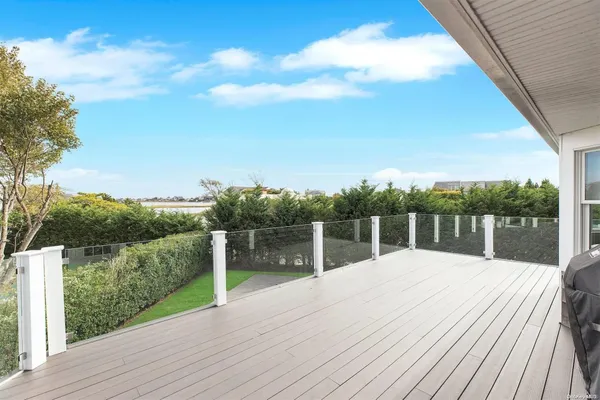 $10,000 | 25 Exchange, Westhampton Beach, NY 11978