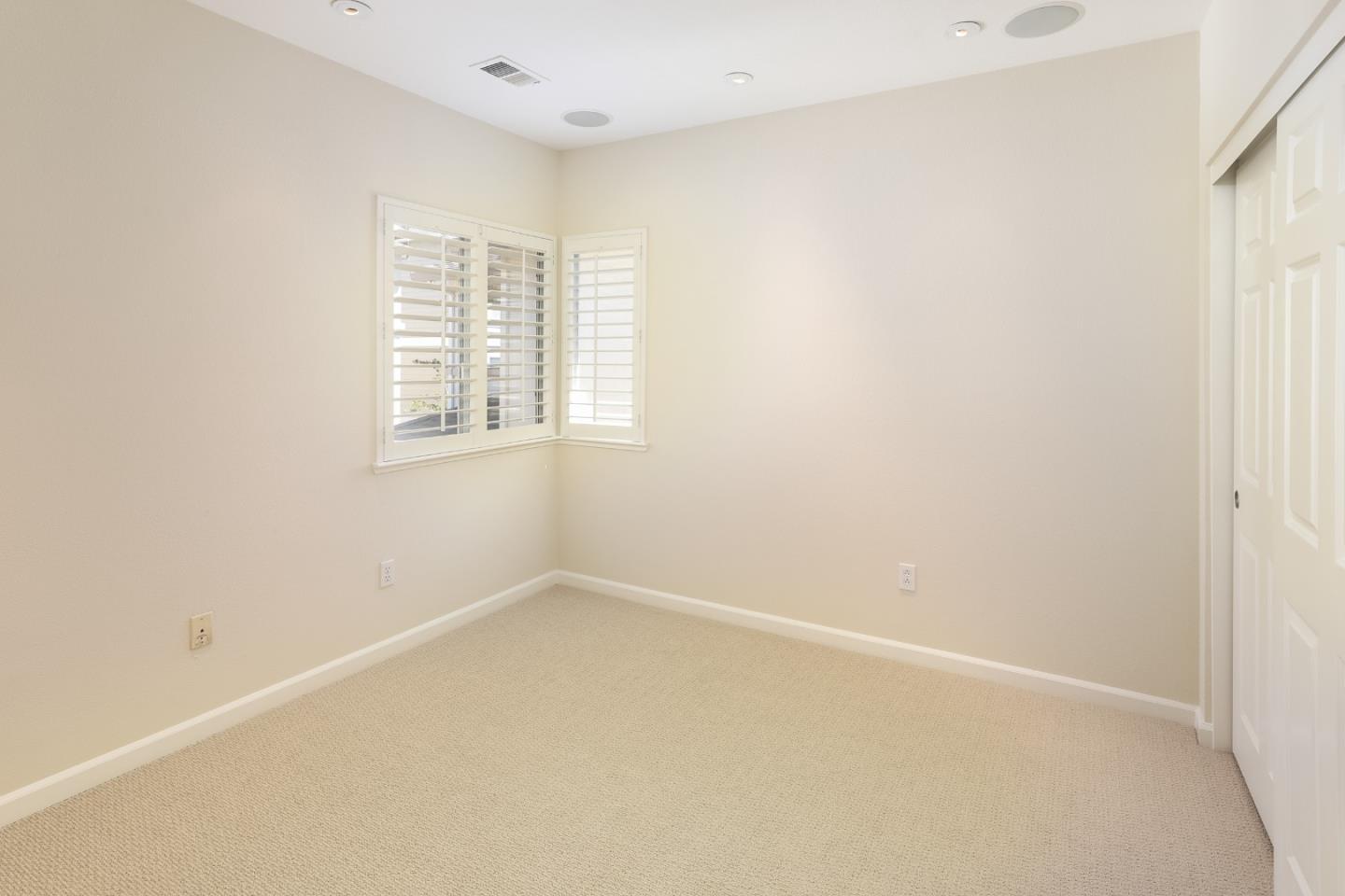 555 Front Lane Mountain View, CA 94041 - Photo 22 of 31