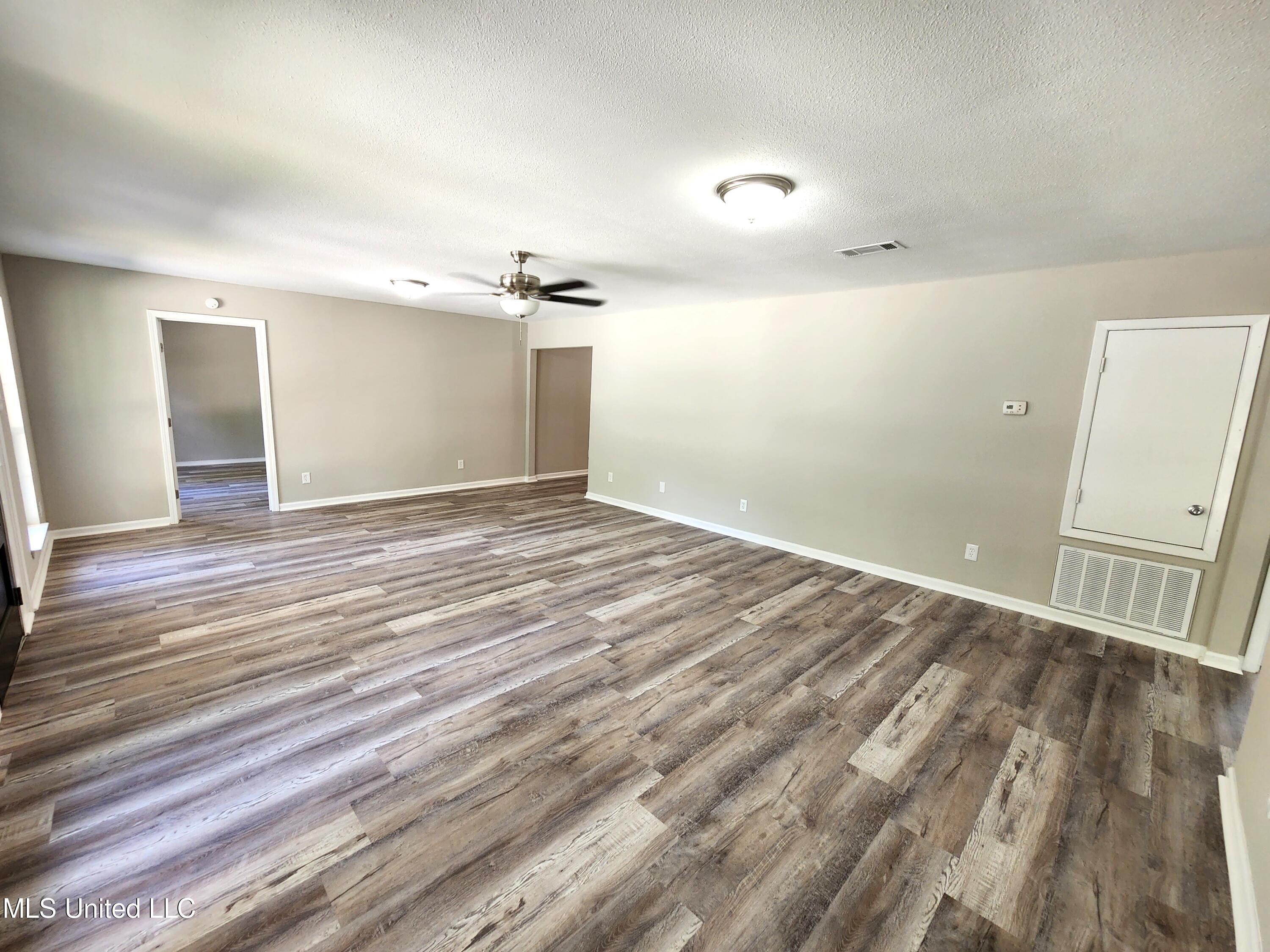 11504 Shorecrest Road Biloxi, MS 39532 - Photo 11 of 32 20230603_112158