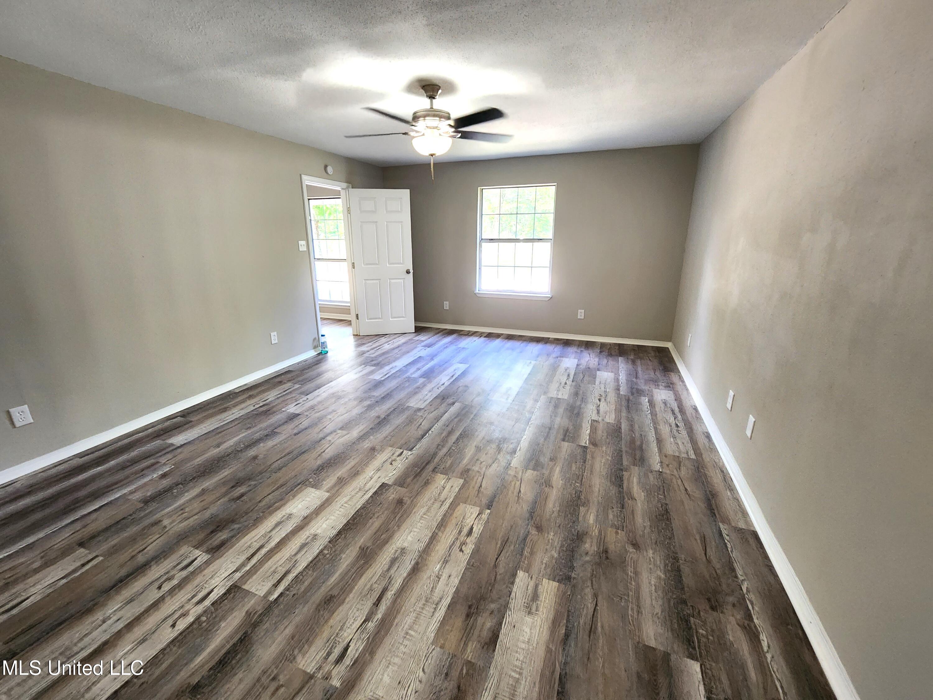 11504 Shorecrest Road Biloxi, MS 39532 - Photo 17 of 32 20230603_112314