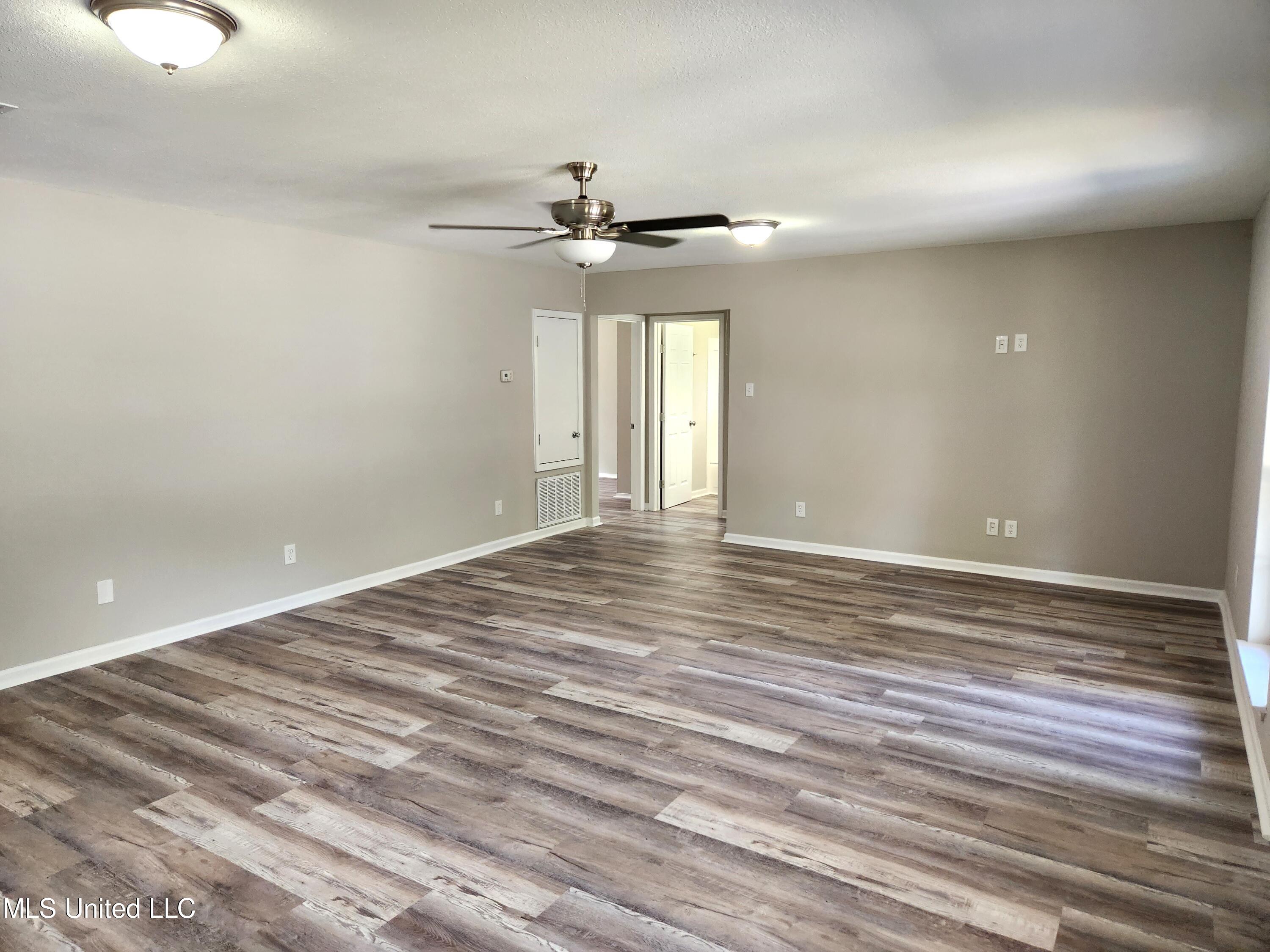 11504 Shorecrest Road Biloxi, MS 39532 - Photo 8 of 32 20230603_112147