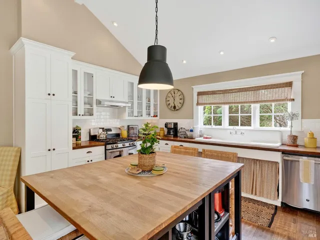 $1,685,000 | 45050 Peterson Lane, Little River, CA 95460